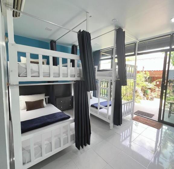 استراحتگاه Dee Dee Sea Front