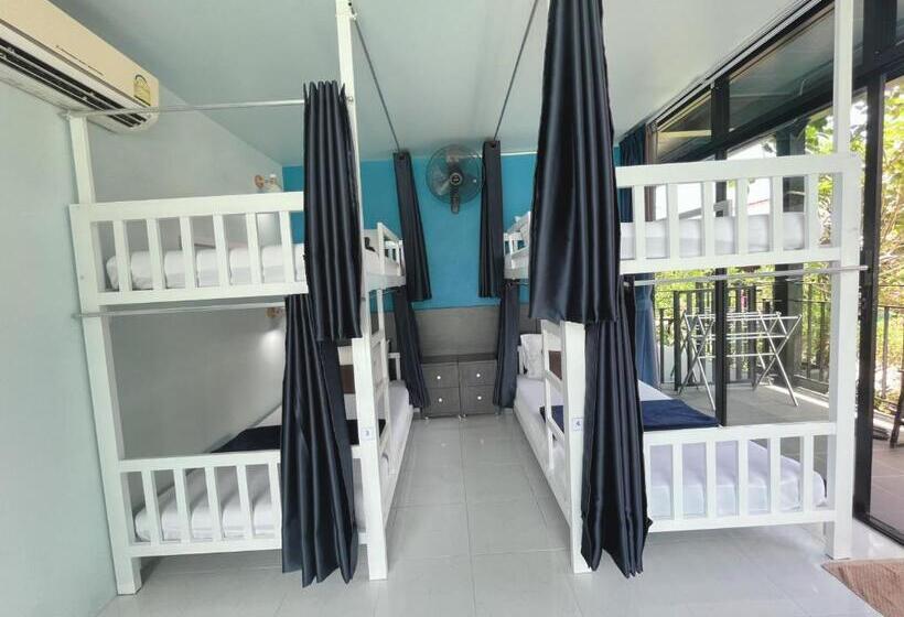 استراحتگاه Dee Dee Sea Front