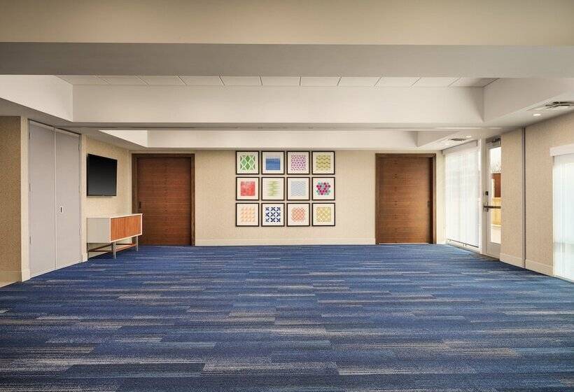 هتل Holiday Inn Express & Suites   Lockport, An Ihg