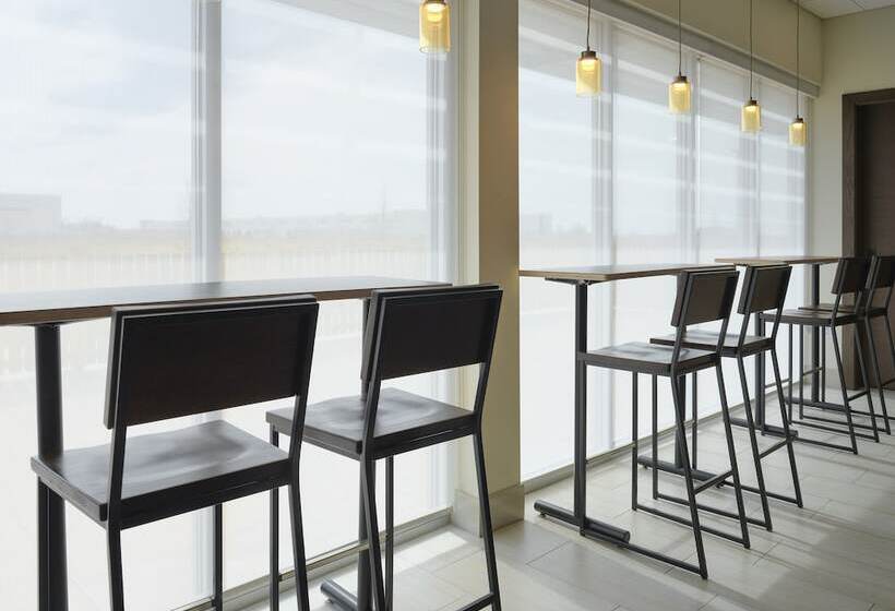 هتل Holiday Inn Express & Suites   Lockport, An Ihg