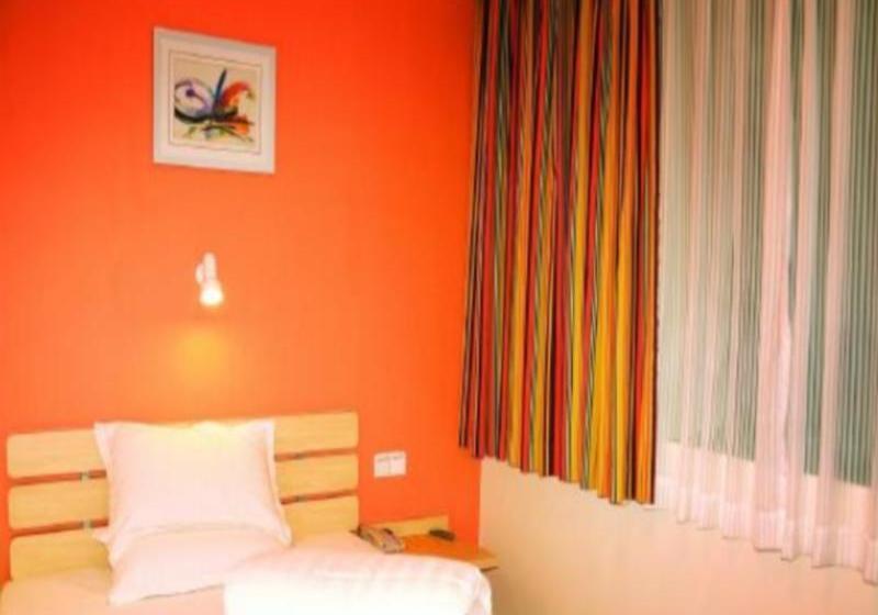 فندق 7 Days Inn Bazhong Nan Chi South Road Fenghuang City Branch