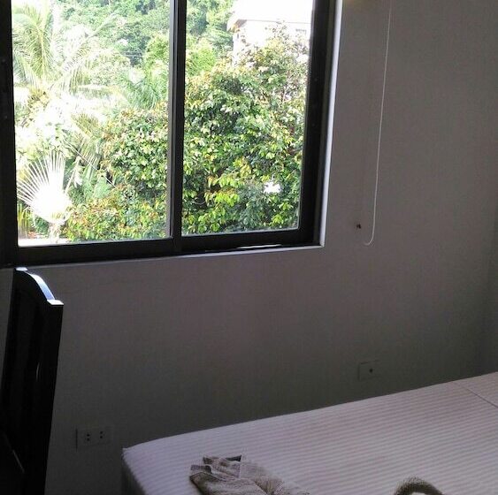 בית מלון כפרי Boracay White Coral