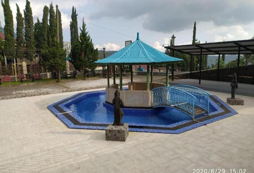 هتل Grand Bintang Tawangmangu