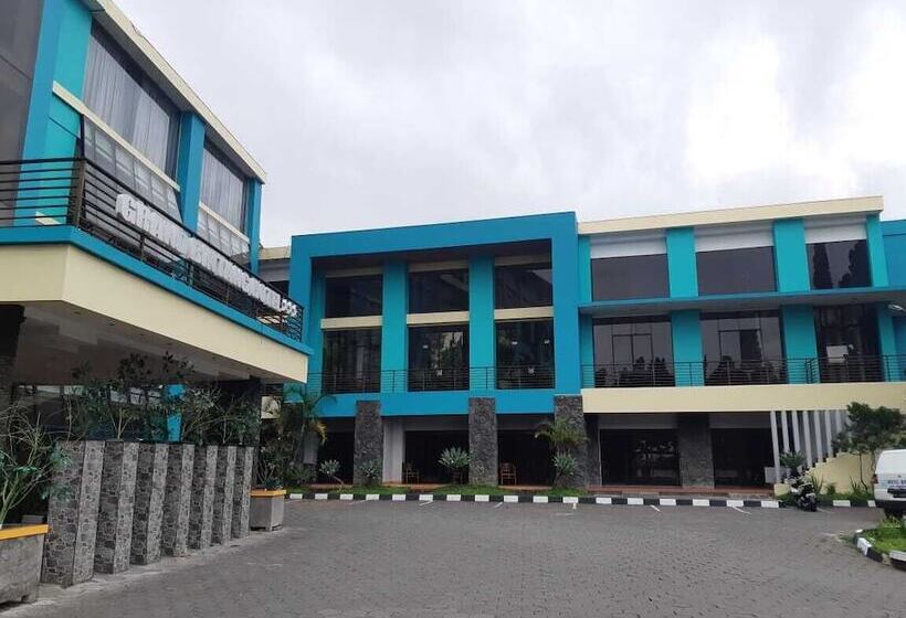 هتل Grand Bintang Tawangmangu