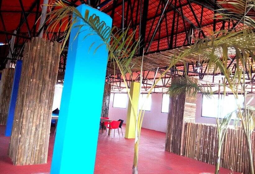 酒店 Vedanta Wake Up   Coorg, Madikeri Town Center