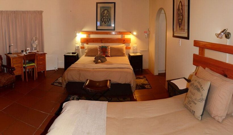 פנסיון Maclear Manor