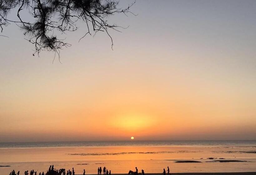 בית מלון כפרי Beach Classic