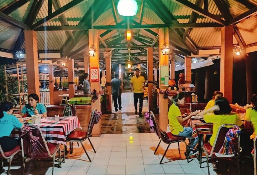 هتل C & C Resort Nangrong