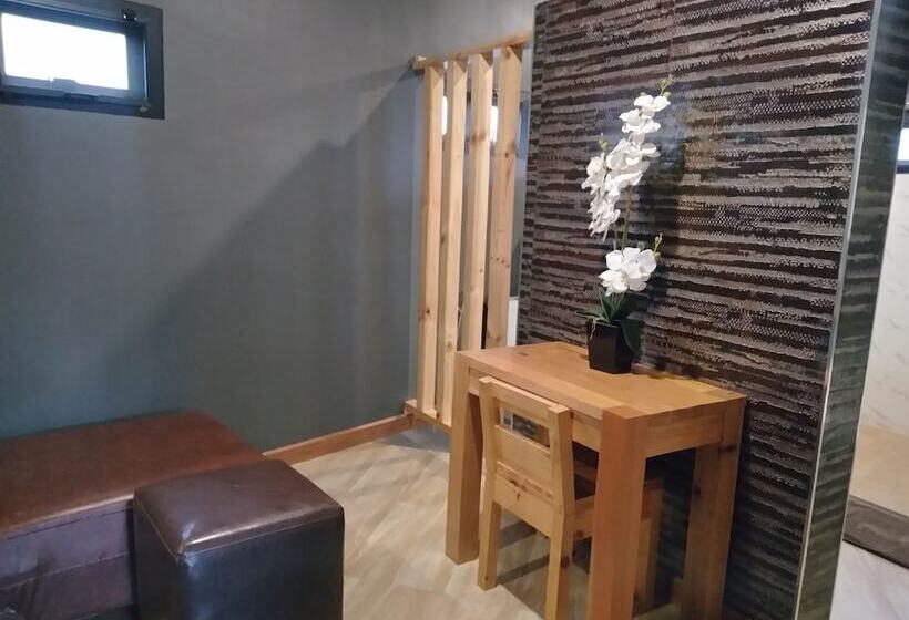 هتل Casa & Cafe De Nadi