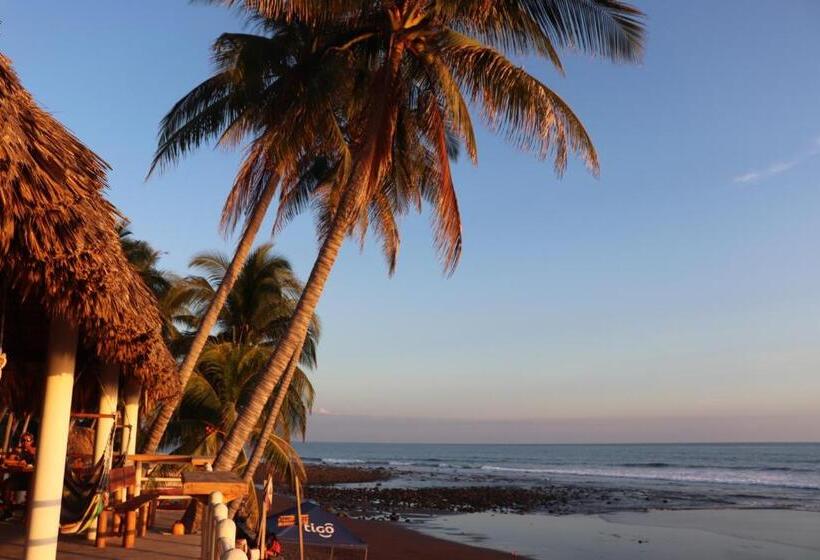 هتل Olas Permanentes El Zonte