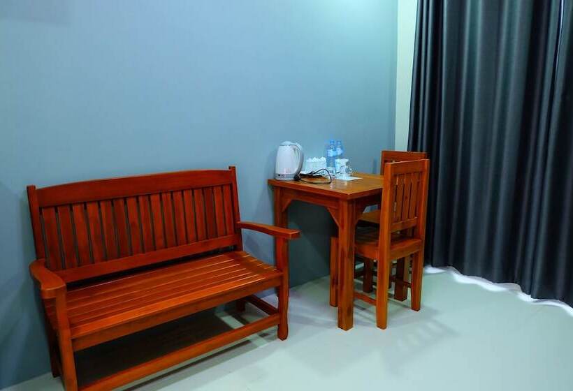 هتل Pava Place
