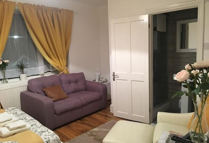 Пансион Charimore Rooms