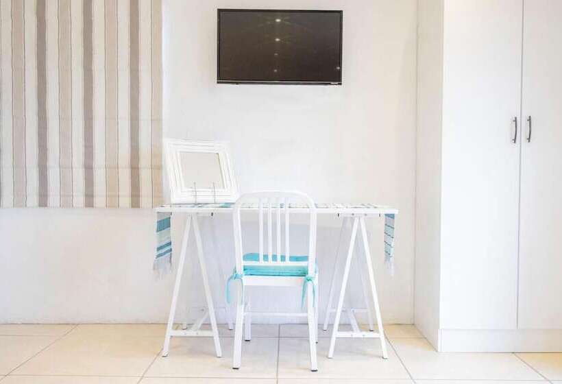 פנסיון Chilled Oaks