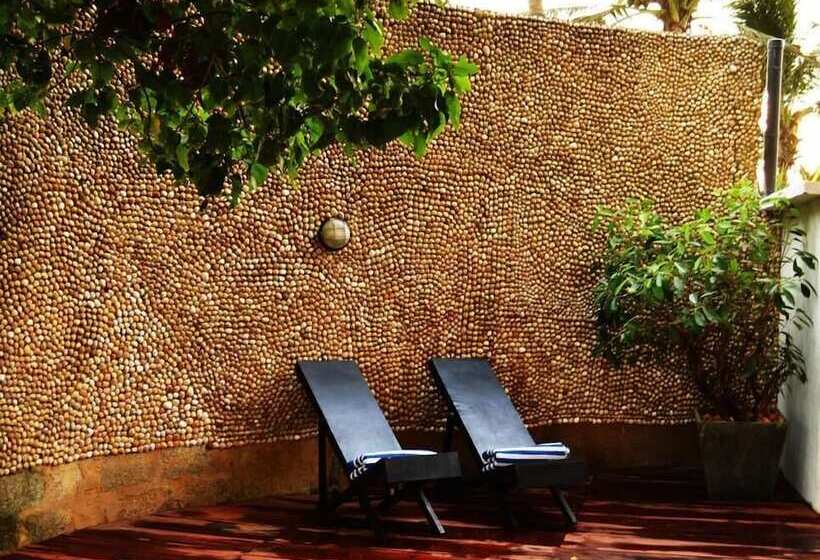 Пансион Wild Sands Beach Villa