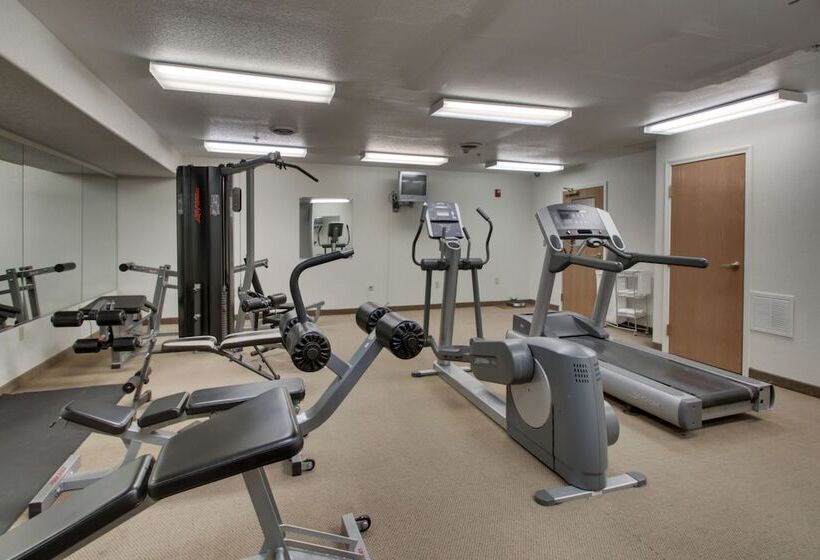 فندق All Towne Suites