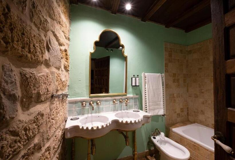 هتل Cetina Palacio De Los Salcedo