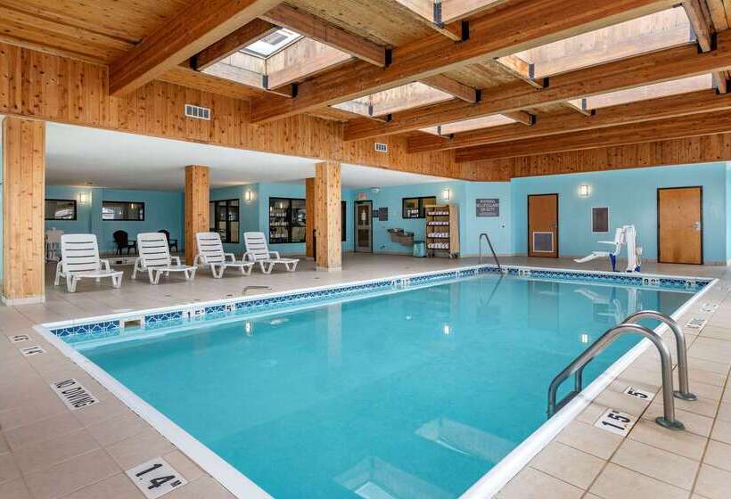 هتل Comfort Inn & Suites Grand Blanc Flint