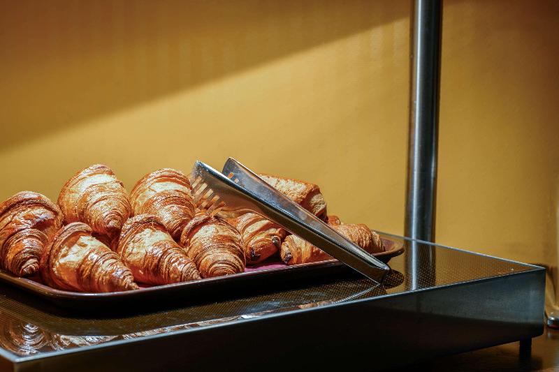 Fh Confort Hotel Orléans Co Met