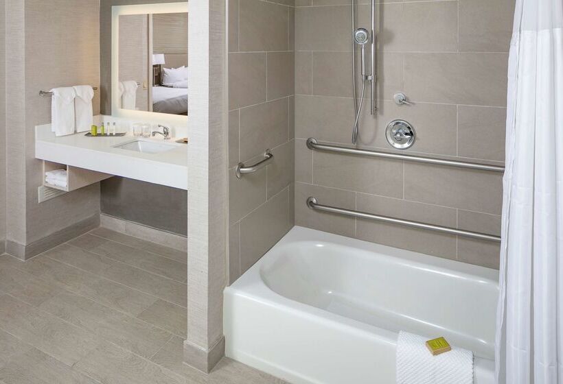 בית מלון כפרי Doubletree By Hilton Boston Logan Airport Chelsea