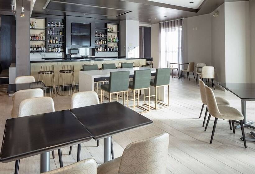 בית מלון כפרי Doubletree By Hilton Boston Logan Airport Chelsea