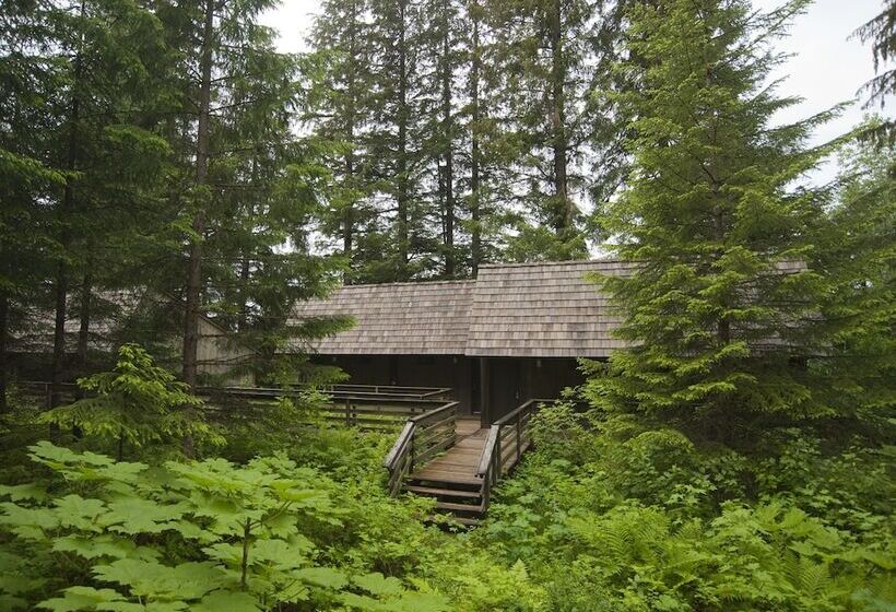 בית מלון כפרי Glacier Bay Lodge