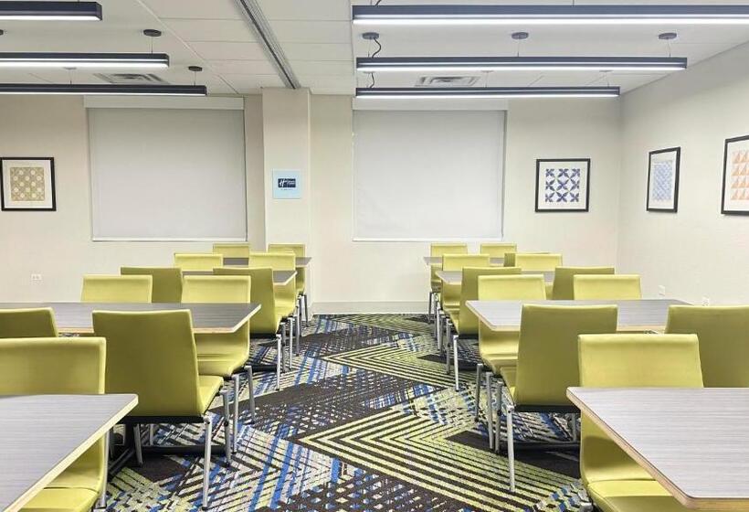 בית מלון כפרי Holiday Inn Express & Suites   Prospect Heights, An Ihg