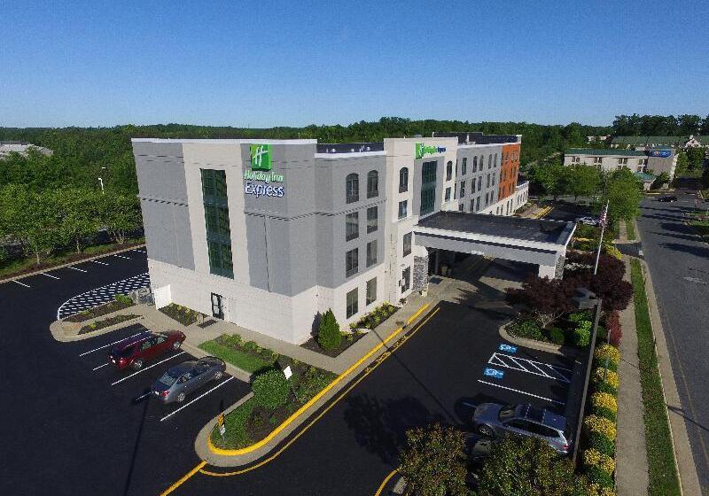 فندق Holiday Inn Express Quantico   Stafford, An Ihg