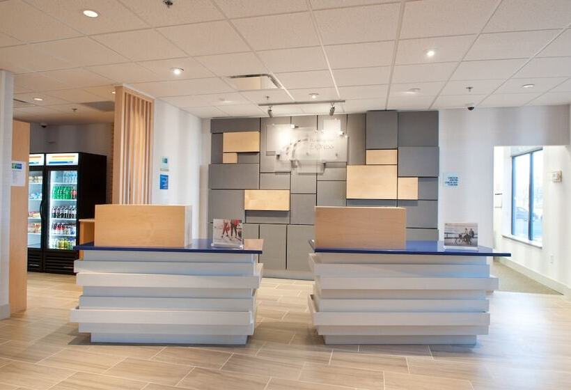 فندق Holiday Inn Express Quantico   Stafford, An Ihg