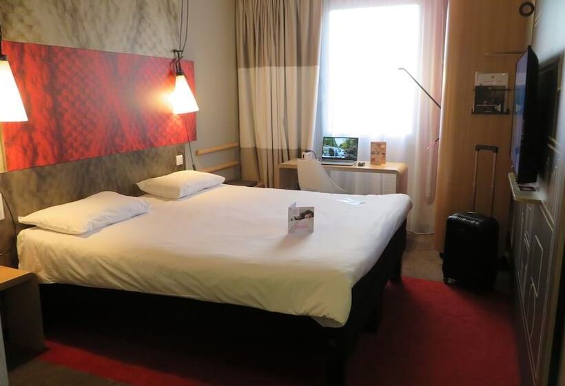 Отель Ibis Lyon Caluire Cité Internationale