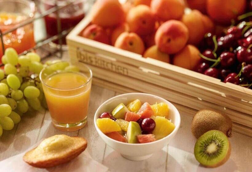 هتل Ibis Paris Porte De Clichy Centre