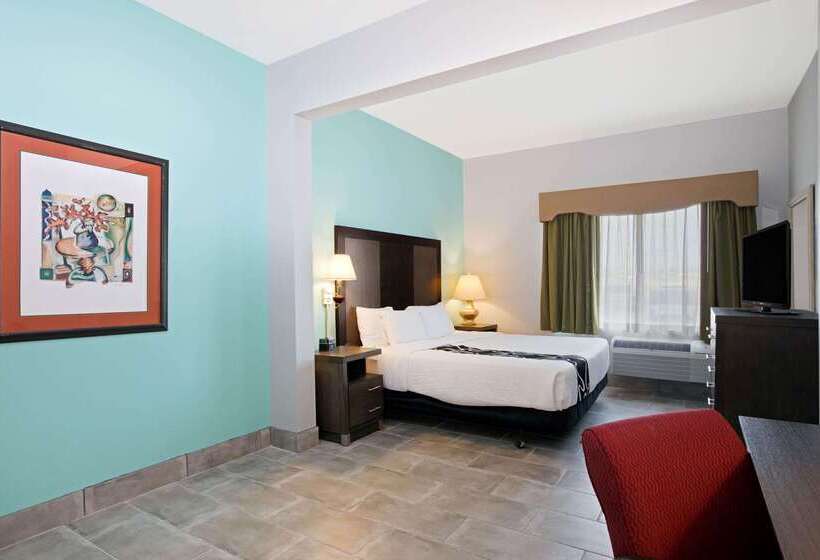 هتل La Quinta Inn & Suites By Wyndham Omaha Airport Downtown