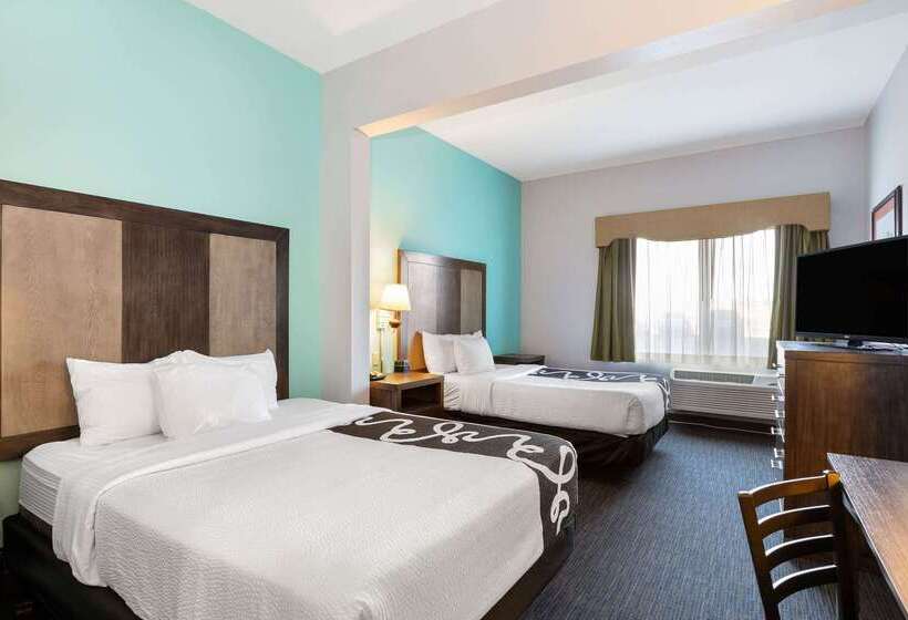 هتل La Quinta Inn & Suites By Wyndham Omaha Airport Downtown