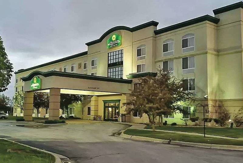هتل La Quinta Inn & Suites By Wyndham Omaha Airport Downtown