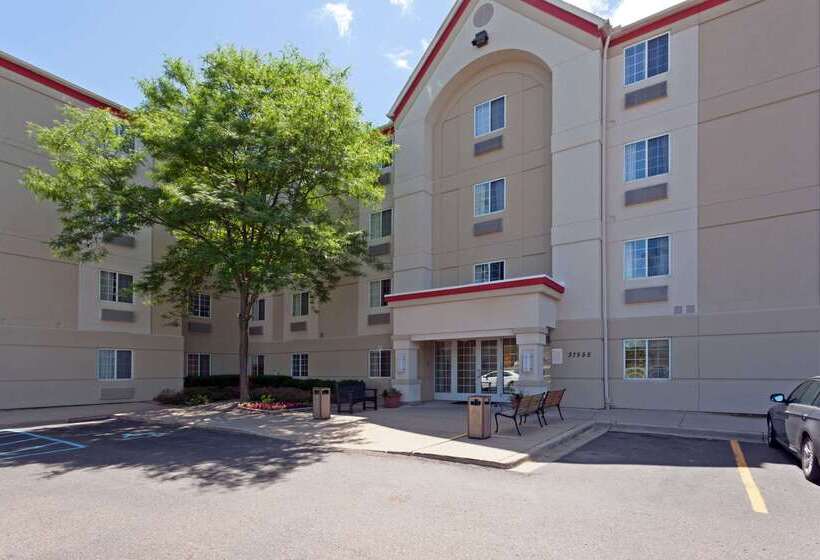 בית מלון כפרי Mainstay Suites Detroit Farmington Hills
