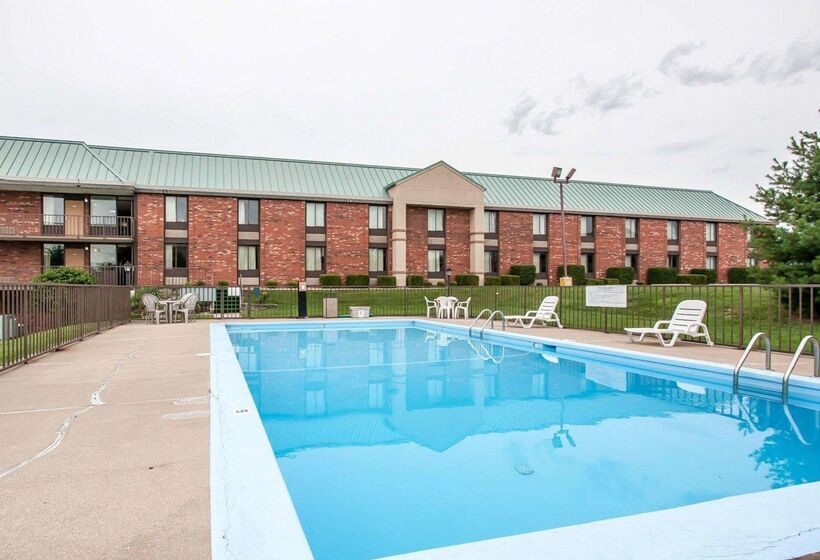 هتل Quality Inn & Suites North