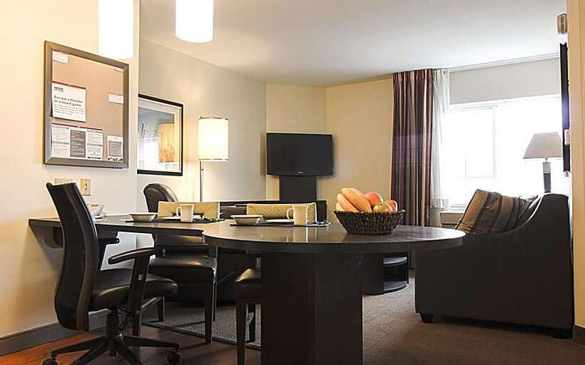 هتل Sonesta Simply Suites St Louis Earth City
