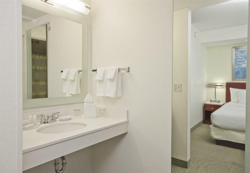 هتل Springhill Suites Grand Rapids North