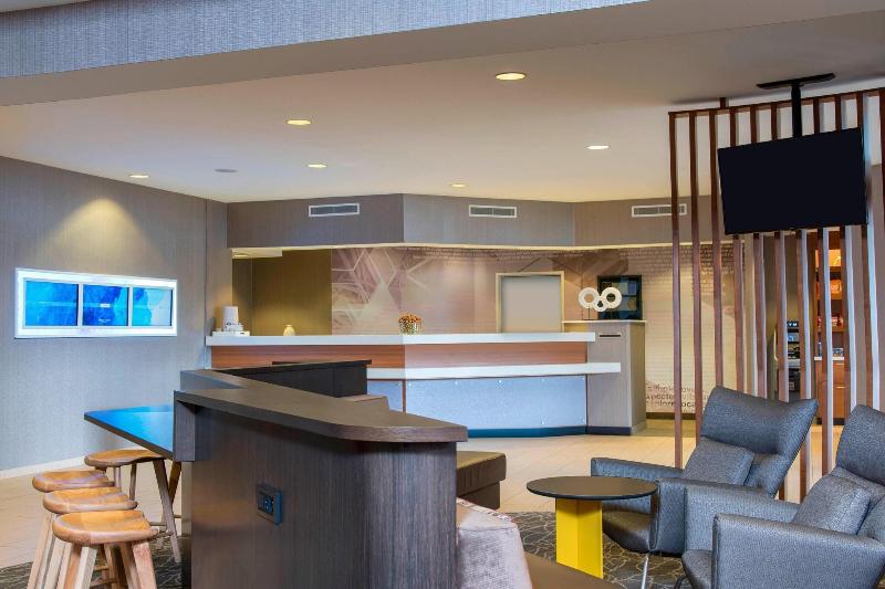 هتل Springhill Suites Grand Rapids North