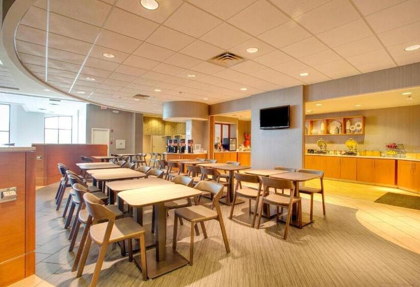 هتل Springhill Suites By Marriott Lawrence Downtown