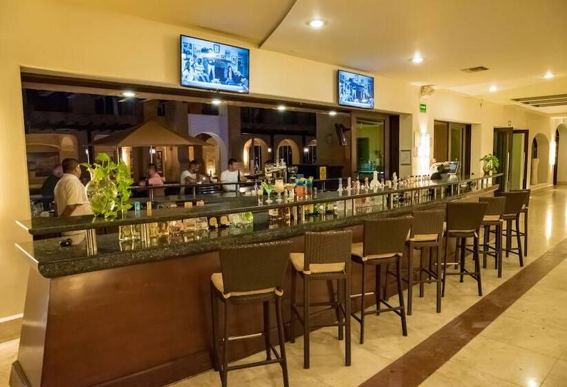 هتل Tesoro Los Cabos