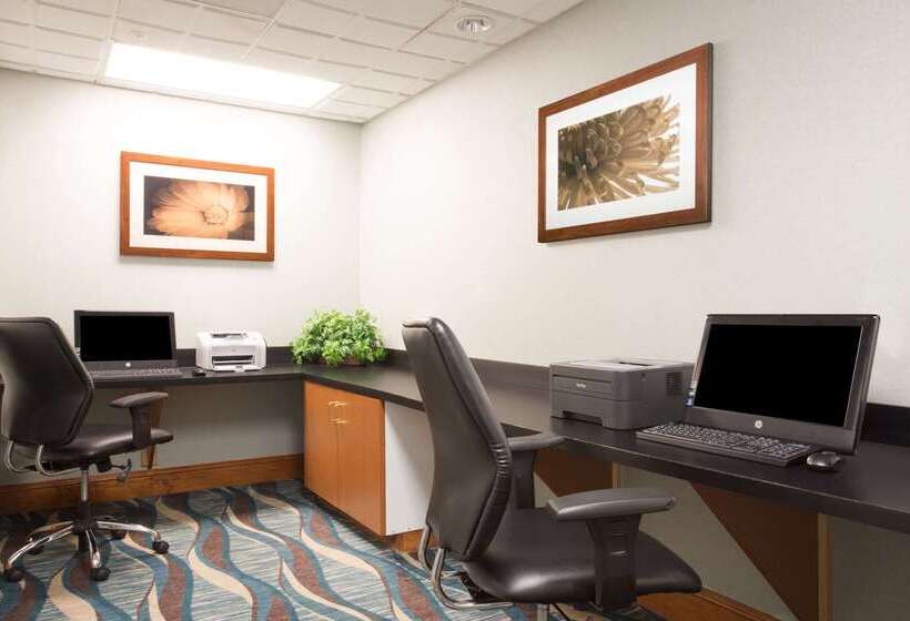 בית מלון כפרי Wingate By Wyndham Garner/raleigh South