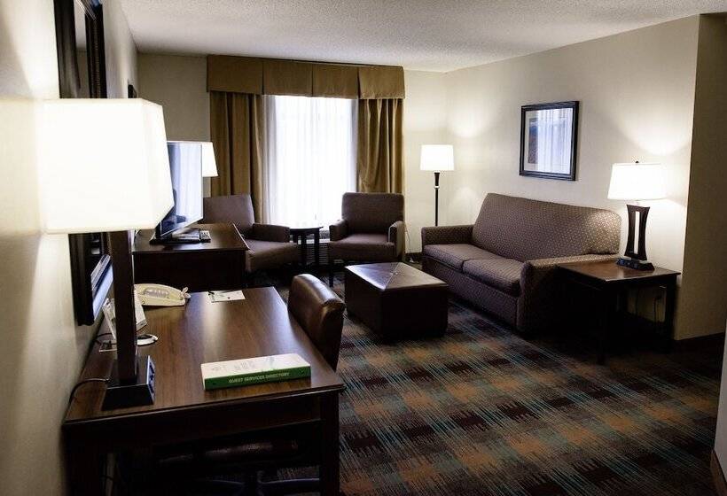 هتل Spark By Hilton Greensboro