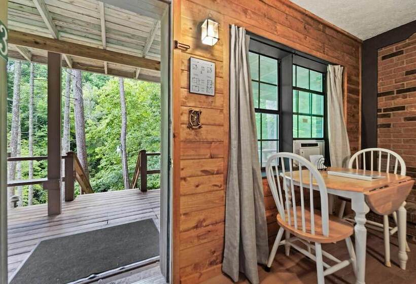 호스텔 Cascades Inn