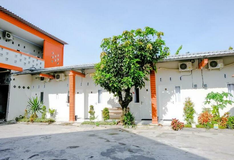 호텔 Omah Pandhoek Family Syariah By Stayku