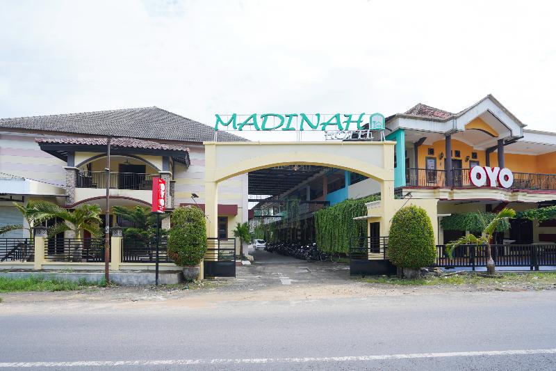 ホテル Oyo 2715  Madinah Syariah