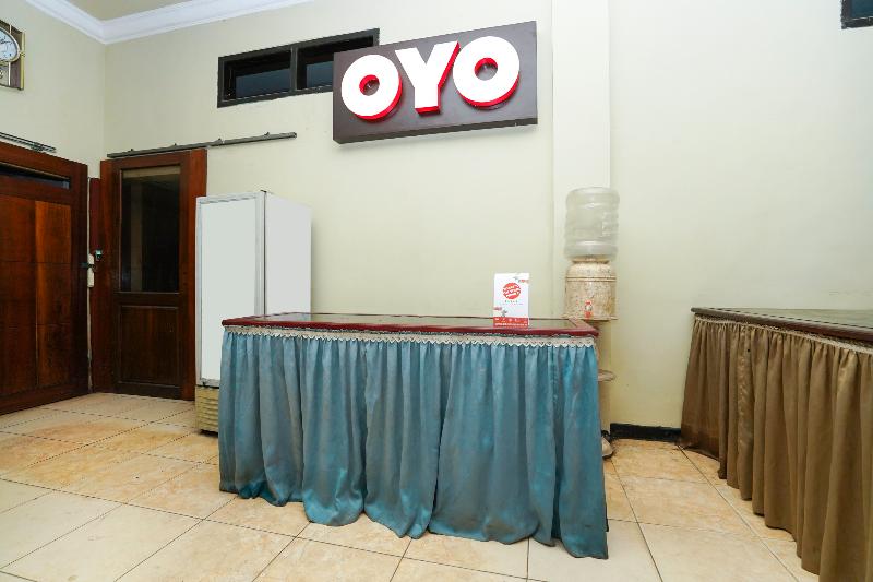 ホテル Oyo 2715  Madinah Syariah