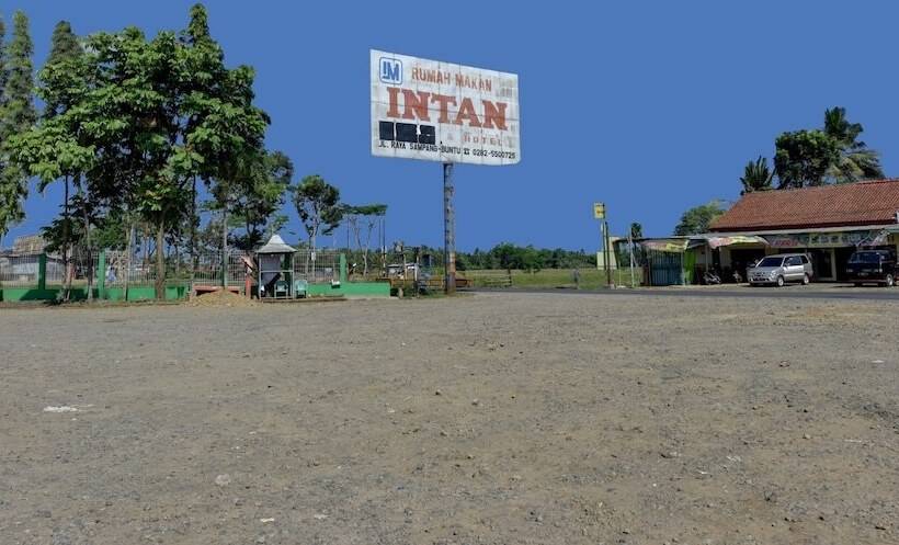 בית מלון כפרי Oyo 3479  Intan