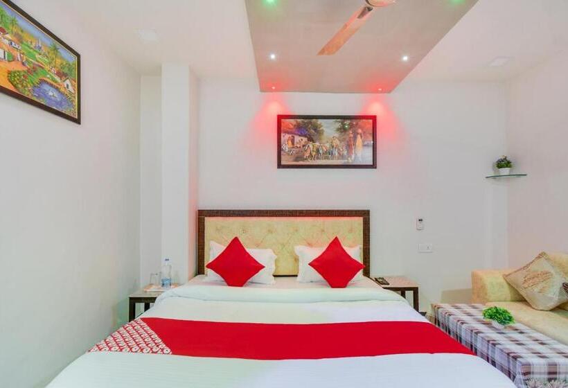 فندق Oyo 70829  Royal