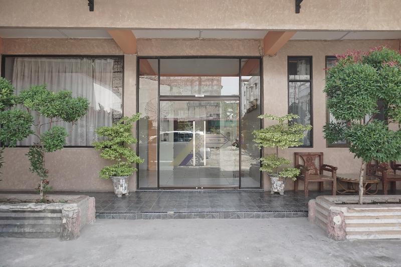فندق Spot On 2200  Gunung Sari
