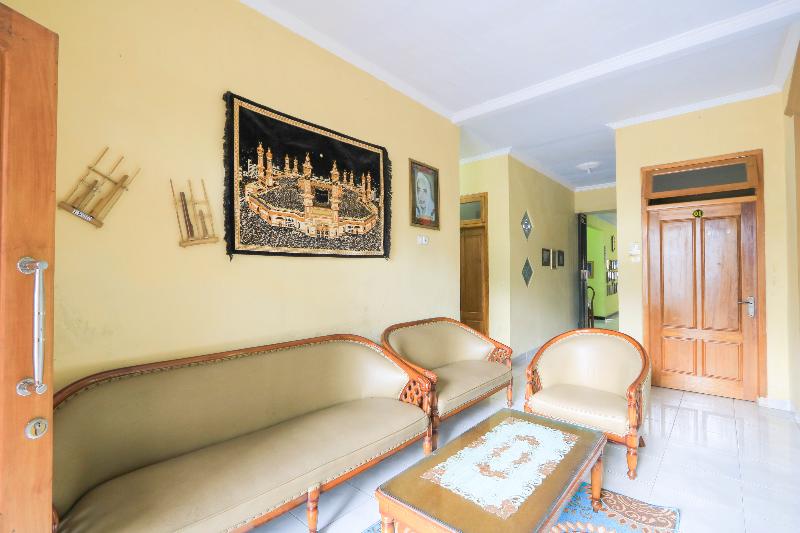 Отель Spot On 2440 Wallet Family Residence Syariah
